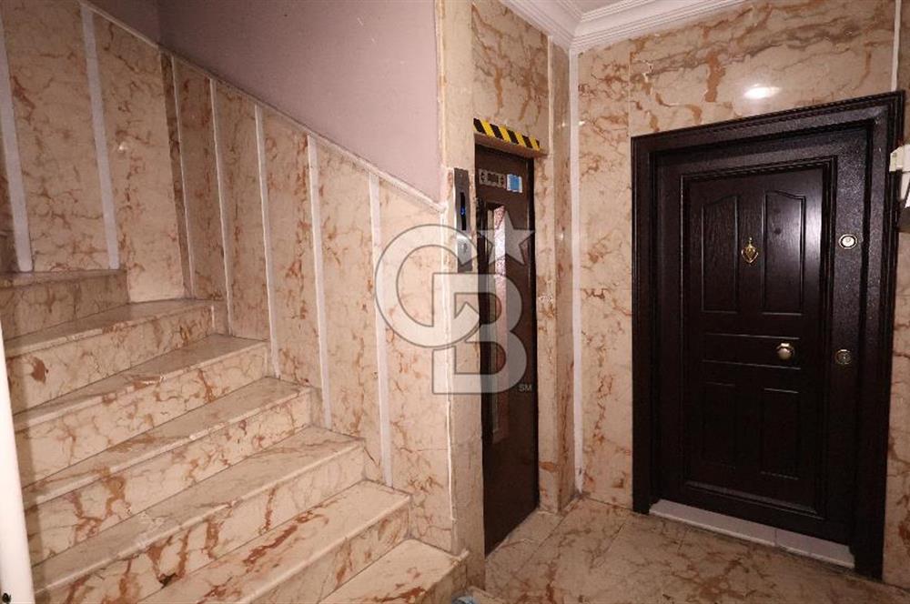 İnönü Cad. üzeri Göztepe Stadı karşısı mükemmel konumlu daire..