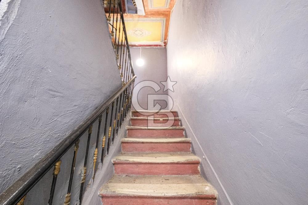 Şişhanede Deniz Manzaralı 6 Katlı Komple Kiralık Bina