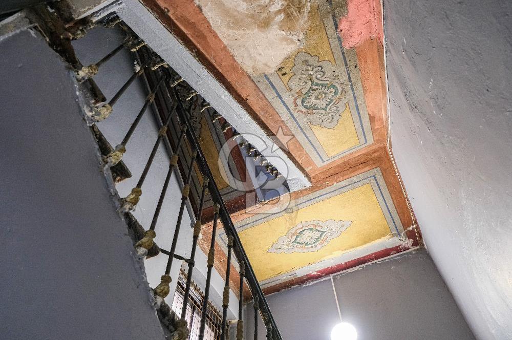 Şişhanede Deniz Manzaralı 6 Katlı Komple Kiralık Bina