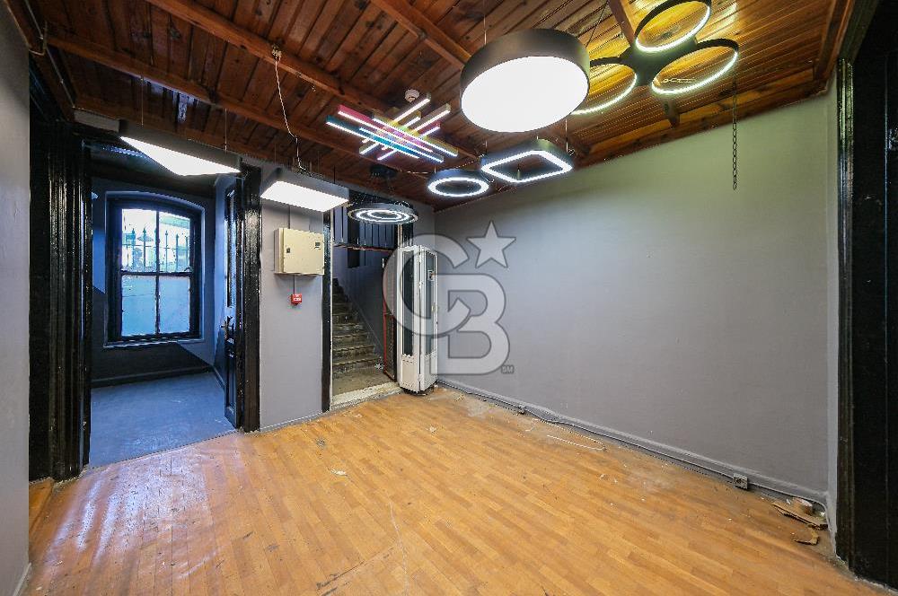 Şişhanede Deniz Manzaralı 6 Katlı Komple Kiralık Bina