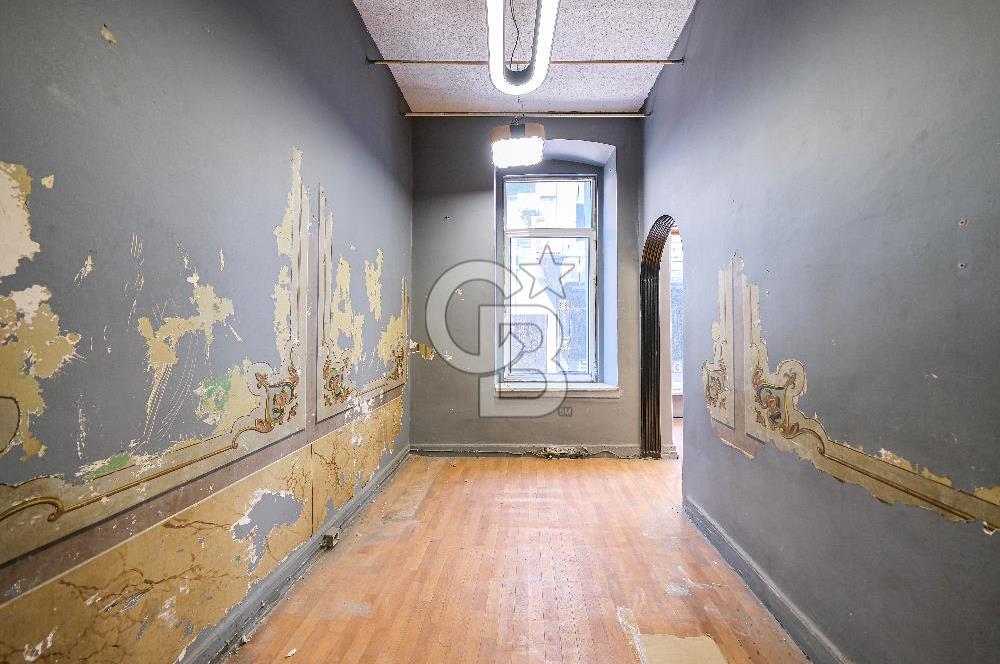 Şişhanede Deniz Manzaralı 6 Katlı Komple Kiralık Bina