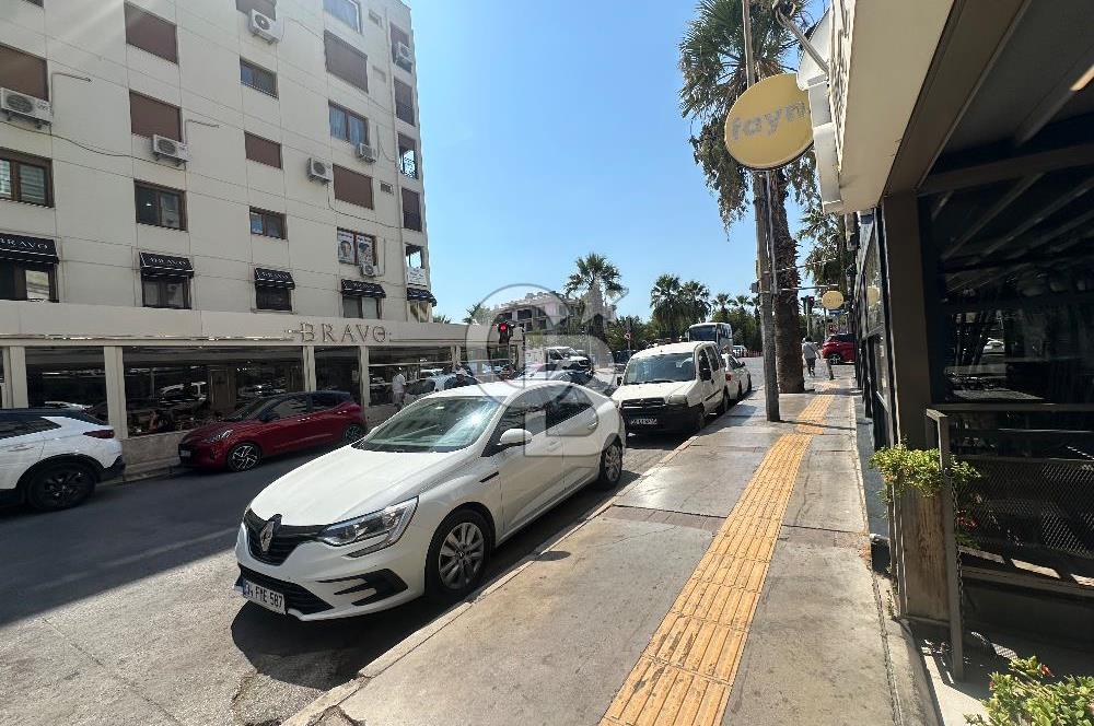Bostanlı Cemal Gürsel CADDESİNDE KİRALIK  DÜKKAN
