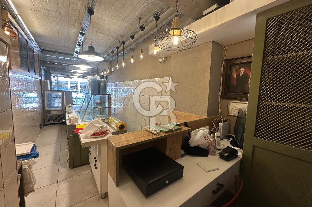 Bostanlı Cemal Gürsel CADDESİNDE KİRALIK  DÜKKAN
