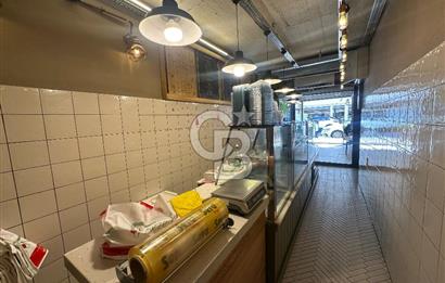 Bostanlı Cemal Gürsel CADDESİNDE KİRALIK  DÜKKAN