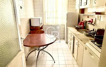 Karşıyaka Bahariye Mahallesi’nde Merkezi Konumda OTOPARKLI Eşyalı 3+1 Kiralık Daire