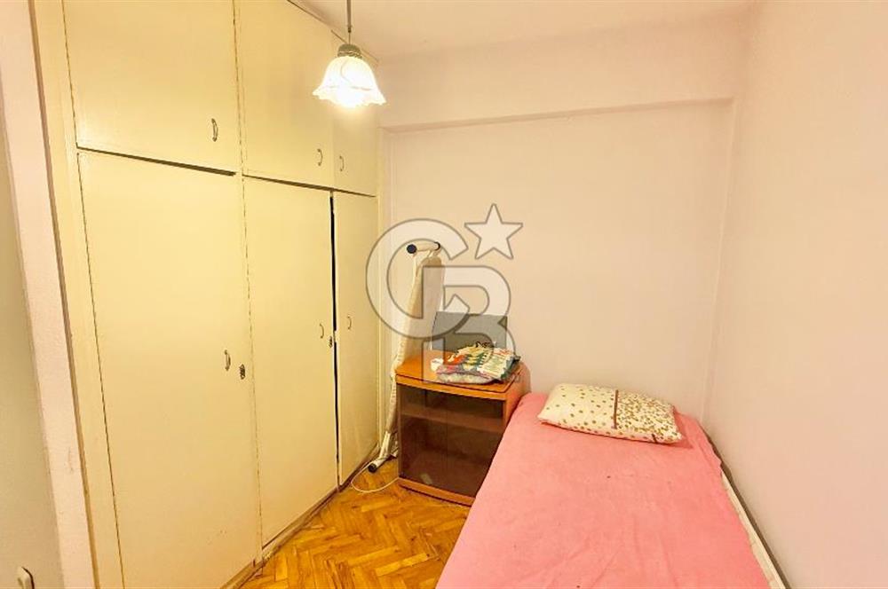 Karşıyaka Bahariye Mahallesi’nde Merkezi Konumda OTOPARKLI Eşyalı 3+1 Kiralık Daire