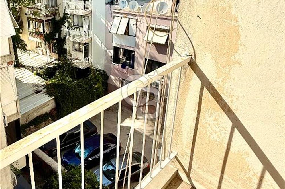 Karşıyaka Bahariye Mahallesi’nde Merkezi Konumda OTOPARKLI Eşyalı 3+1 Kiralık Daire