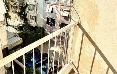 Karşıyaka Bahariye Mahallesi’nde Merkezi Konumda OTOPARKLI Eşyalı 3+1 Kiralık Daire