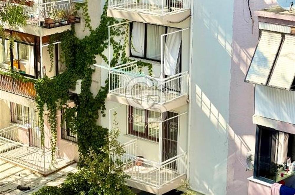 Karşıyaka Bahariye Mahallesi’nde Merkezi Konumda OTOPARKLI Eşyalı 3+1 Kiralık Daire