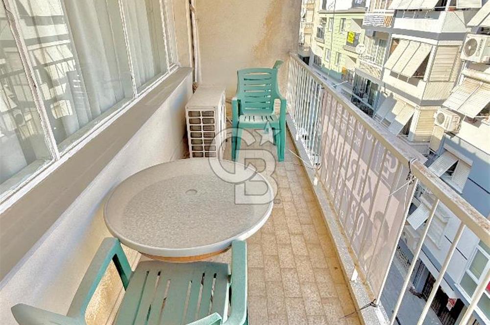 Karşıyaka Bahariye Mahallesi’nde Merkezi Konumda OTOPARKLI Eşyalı 3+1 Kiralık Daire