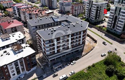 CAĞALOĞLUNA CEPHE KİRACILI SATILIK SIFIR DÜKKAN