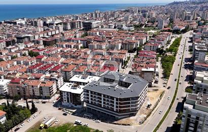 CAĞALOĞLUNA CEPHE KİRACILI SATILIK SIFIR DÜKKAN