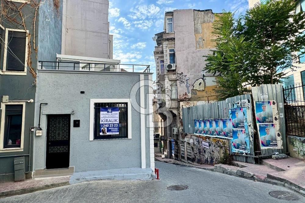 Köşe Konumda, Teraslı Tam Müstakil 3 Katlı Kiralık Bina