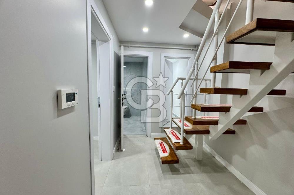 Köşe Konumda, Teraslı Tam Müstakil 3 Katlı Kiralık Bina