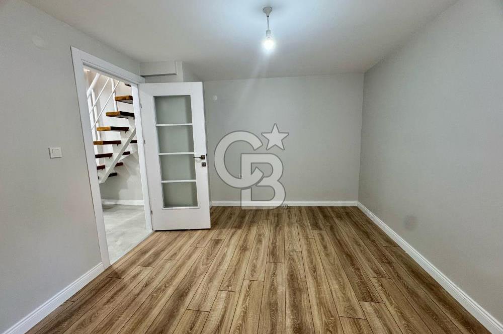 Köşe Konumda, Teraslı Tam Müstakil 3 Katlı Kiralık Bina