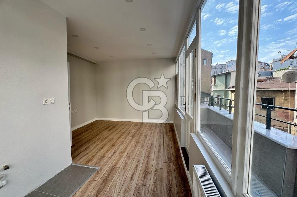 Köşe Konumda, Teraslı Tam Müstakil 3 Katlı Kiralık Bina