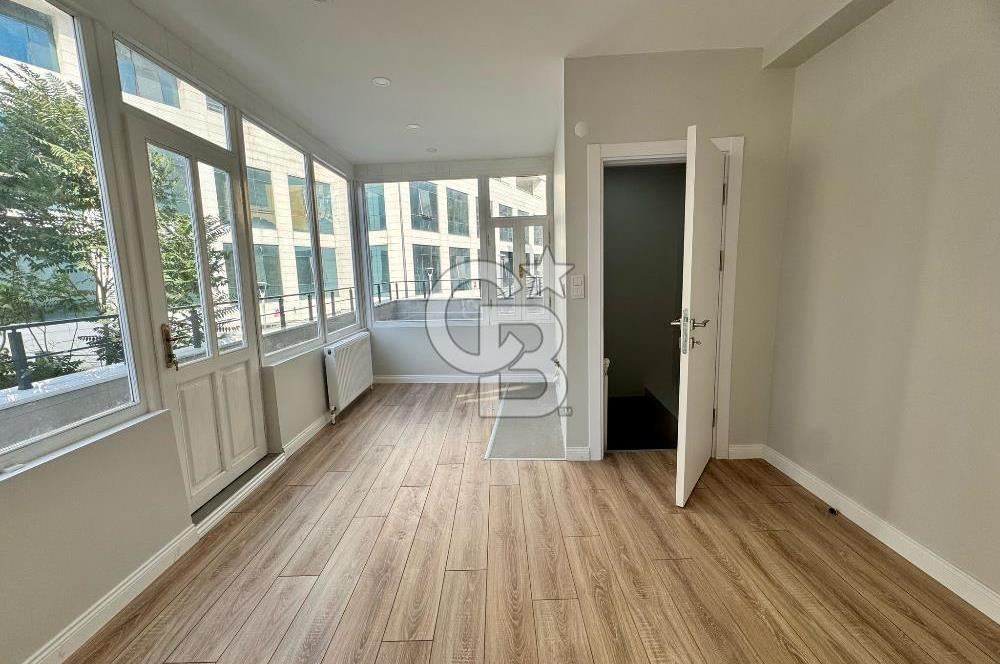 Köşe Konumda, Teraslı Tam Müstakil 3 Katlı Kiralık Bina