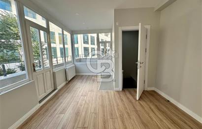 Köşe Konumda, Teraslı Tam Müstakil 3 Katlı Kiralık Bina