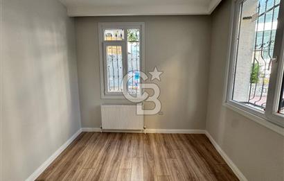 Köşe Konumda, Teraslı Tam Müstakil 3 Katlı Kiralık Bina