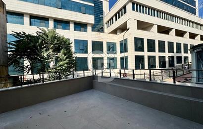 Köşe Konumda, Teraslı Tam Müstakil 3 Katlı Kiralık Bina