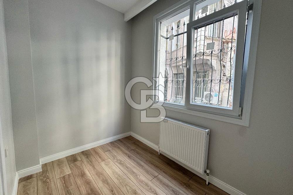 Köşe Konumda, Teraslı Tam Müstakil 3 Katlı Kiralık Bina