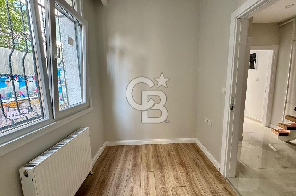 Köşe Konumda, Teraslı Tam Müstakil 3 Katlı Kiralık Bina