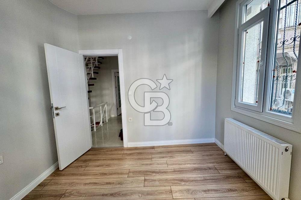 Köşe Konumda, Teraslı Tam Müstakil 3 Katlı Kiralık Bina