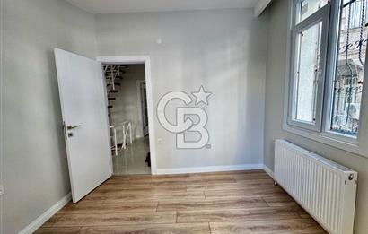 Köşe Konumda, Teraslı Tam Müstakil 3 Katlı Kiralık Bina