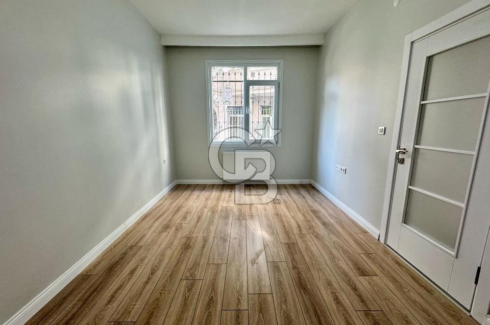 Köşe Konumda, Teraslı Tam Müstakil 3 Katlı Kiralık Bina