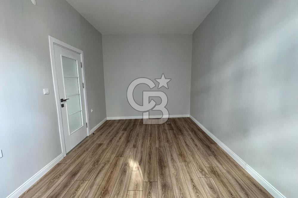 Köşe Konumda, Teraslı Tam Müstakil 3 Katlı Kiralık Bina