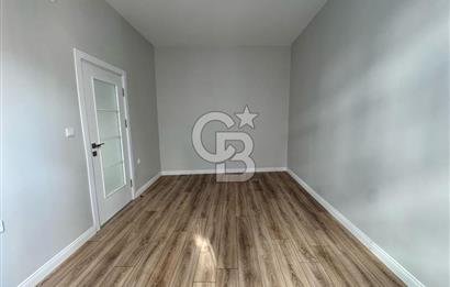 Köşe Konumda, Teraslı Tam Müstakil 3 Katlı Kiralık Bina
