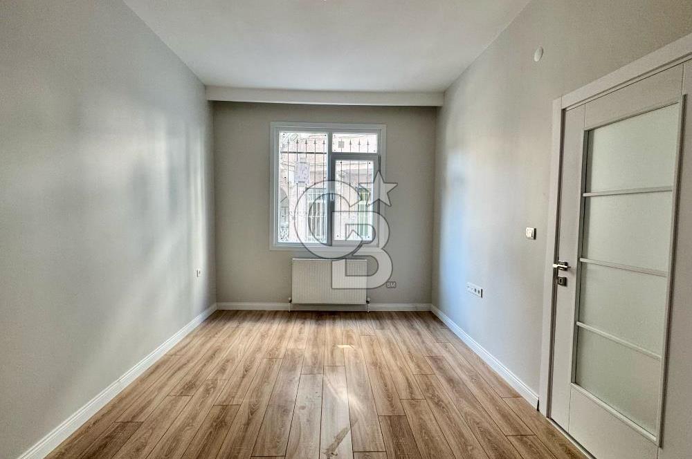Köşe Konumda, Teraslı Tam Müstakil 3 Katlı Kiralık Bina