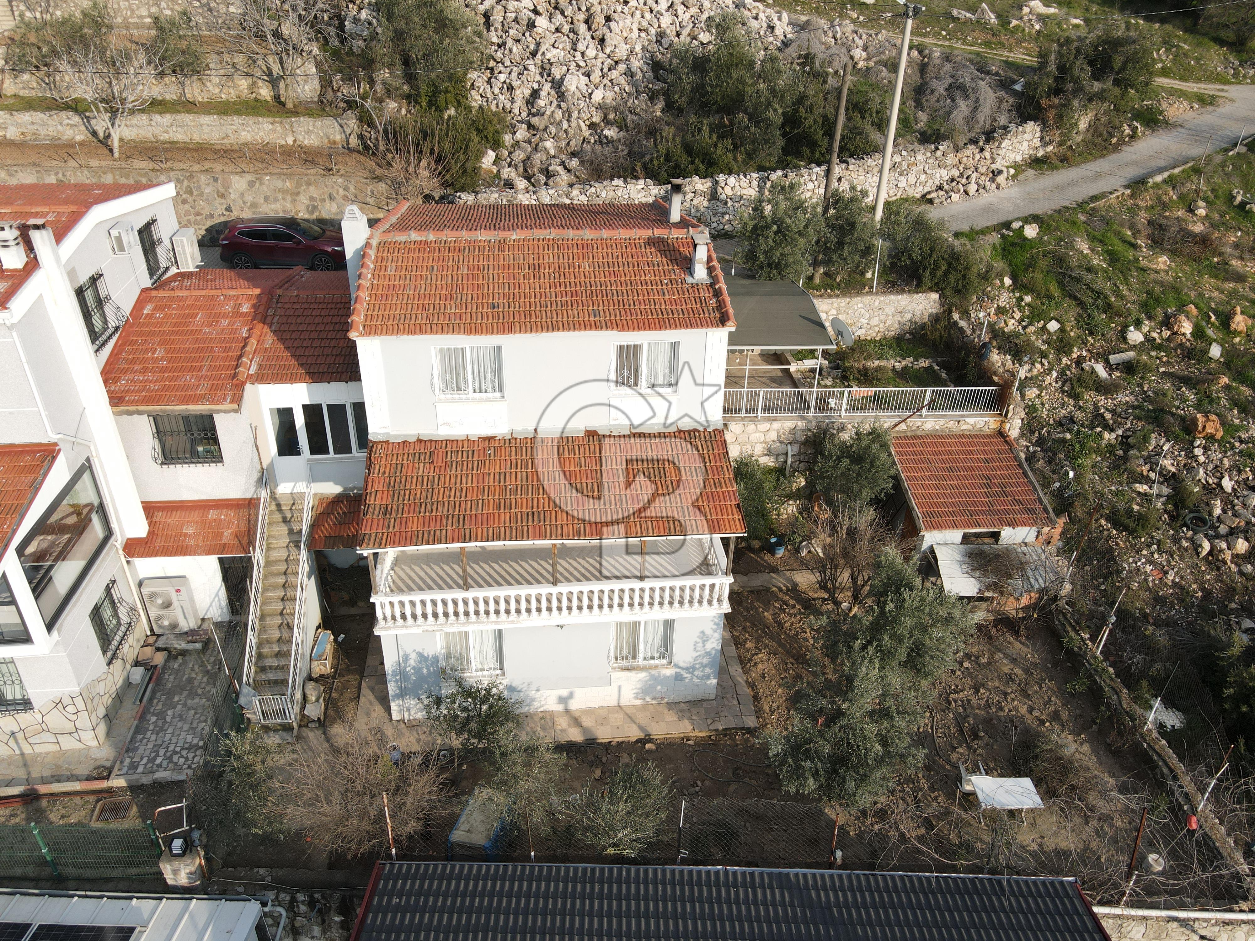 YAKAKÖY'DE HARİKA FIRSAT! BAHÇELİ 5+1 TRİPLEKS MÜSTAKİL EV