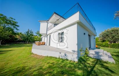 URLA KUŞÇULAR'DA 900 m²; BAHÇELİ,YEREDEN ISITMALI 3+1 LÜKS VİLLA