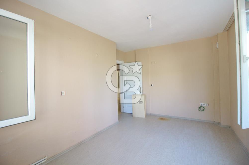 Gaziemir Sarnıç'ta Merkezi Konumda Bahçeli 3+1 Kiralık Daire