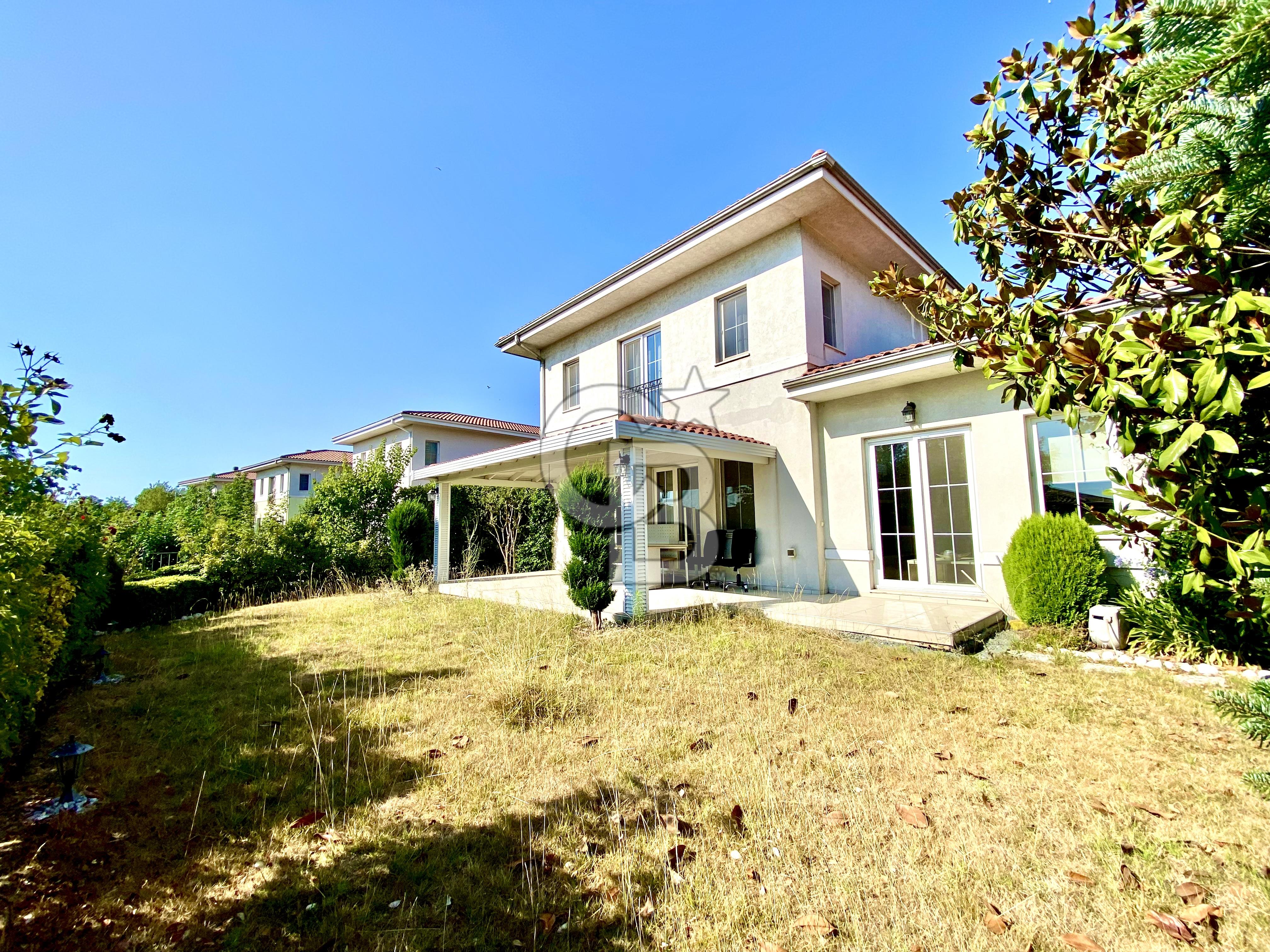 Ardıçlı Göl Evleri Satılık 5+2 Dubleks Villa