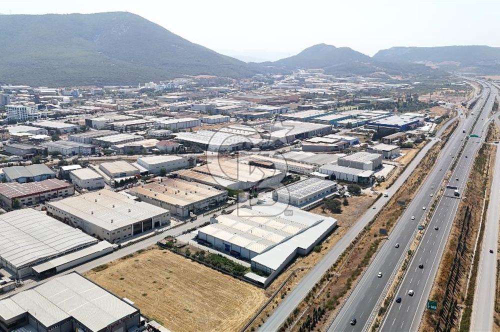 Kemalpaşa OSB'de 10.000 m' Arsa İçinde 8250 m2 Satılık Fabrika 