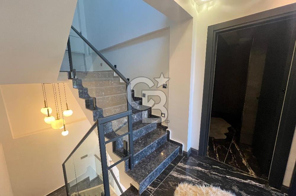 Torbalı Çapak’ta 3+1 Havuzlu 190m2 Tripleks Satılık Villa
