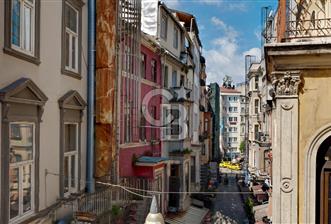 İSTİKLAL CADDESİNE KOMŞU SATILIK 1+1 DAİRE