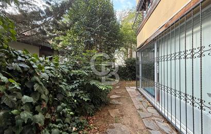 Koşuyolu'nda Özel Otoparklı, Bahçeli, Bakımlı Kiralık 9+2 Villa