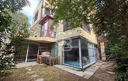Koşuyolu'nda Özel Otoparklı, Bahçeli, Bakımlı Kiralık 9+2 Villa