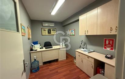 Koşuyolu'nda Özel Otoparklı, Bahçeli, Bakımlı Kiralık 9+2 Villa
