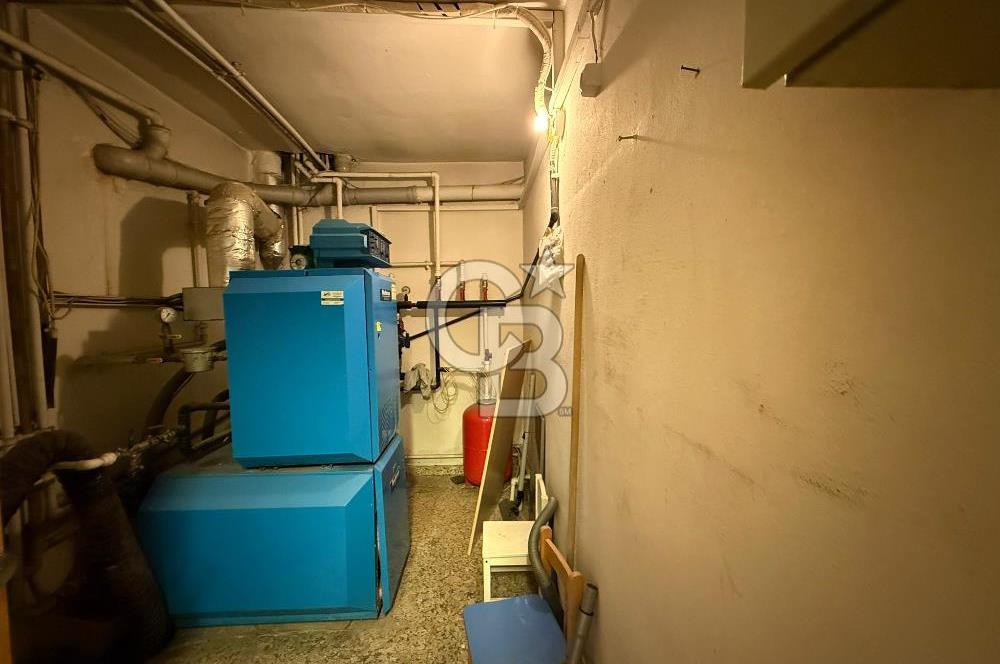 Koşuyolu'nda Özel Otoparklı, Bahçeli, Bakımlı Kiralık 9+2 Villa