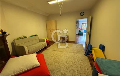 Koşuyolu'nda Özel Otoparklı, Bahçeli, Bakımlı Kiralık 9+2 Villa
