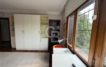 Koşuyolu'nda Özel Otoparklı, Bahçeli, Bakımlı Kiralık 9+2 Villa