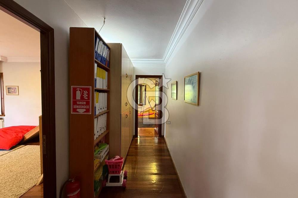 Koşuyolu'nda Özel Otoparklı, Bahçeli, Bakımlı Kiralık 9+2 Villa