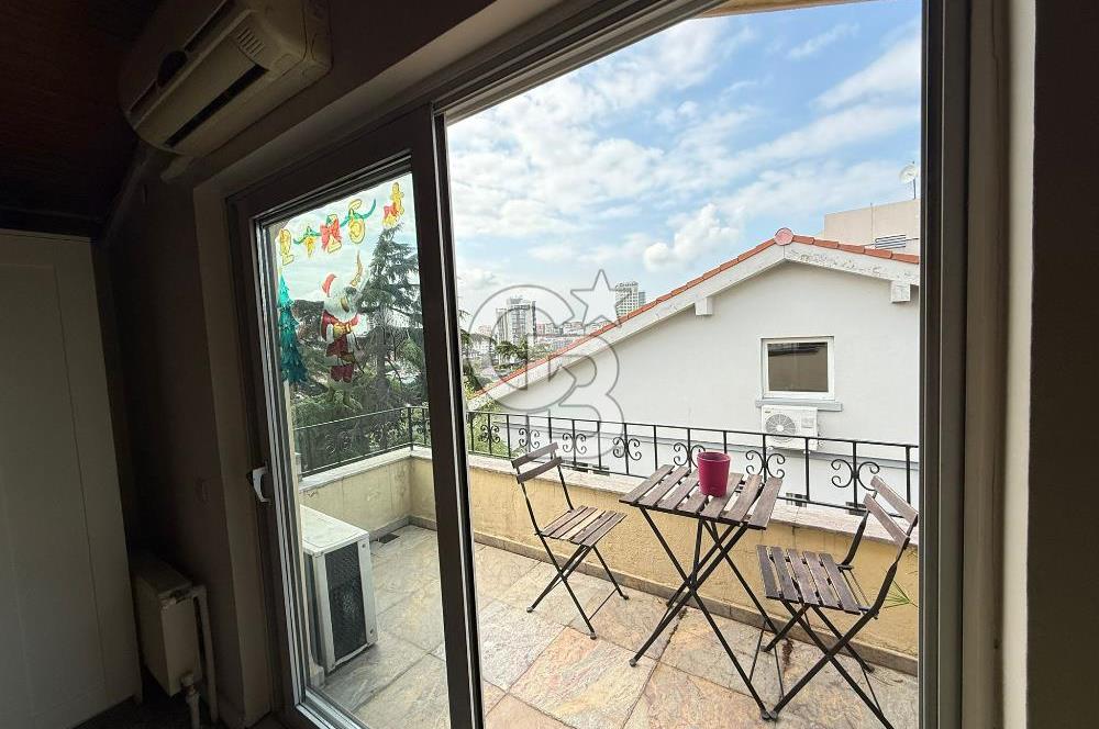 Koşuyolu'nda Özel Otoparklı, Bahçeli, Bakımlı Kiralık 9+2 Villa