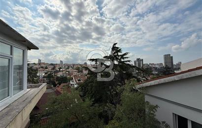 Koşuyolu'nda Özel Otoparklı, Bahçeli, Bakımlı Kiralık 9+2 Villa