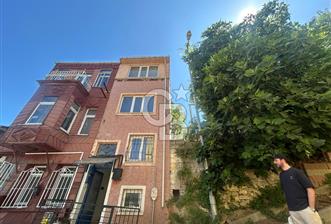 COLDWELL BANKER ONE'DAN SATILIK KUZGUNCUK MÜSTAKİL EV