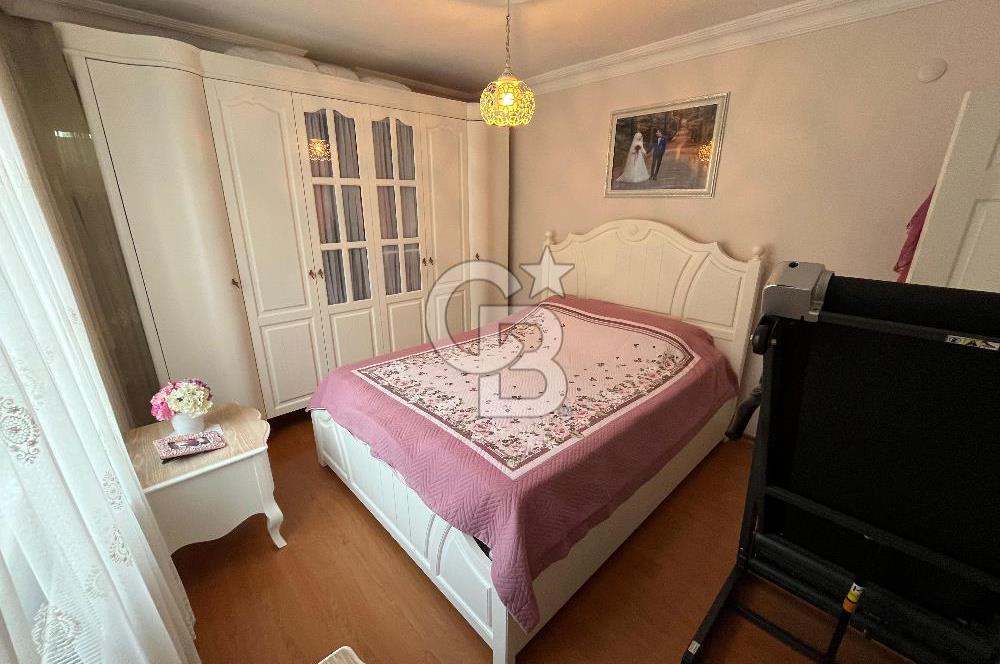Maltepe Fındıklı'da üniversiteye 3 dakika balkonlu Ara kat 3+1
